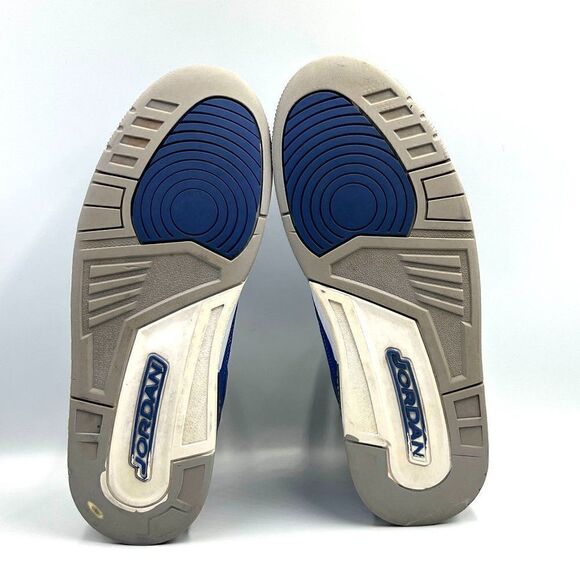 Air Jordan 3 Retro 'Varsity Royal' - Picture 9 of 10